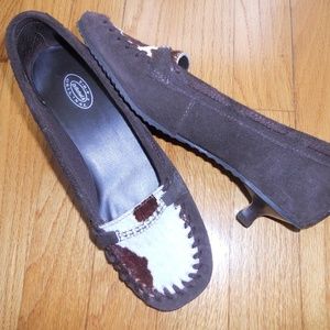 Dr. Schols brown suede mock style